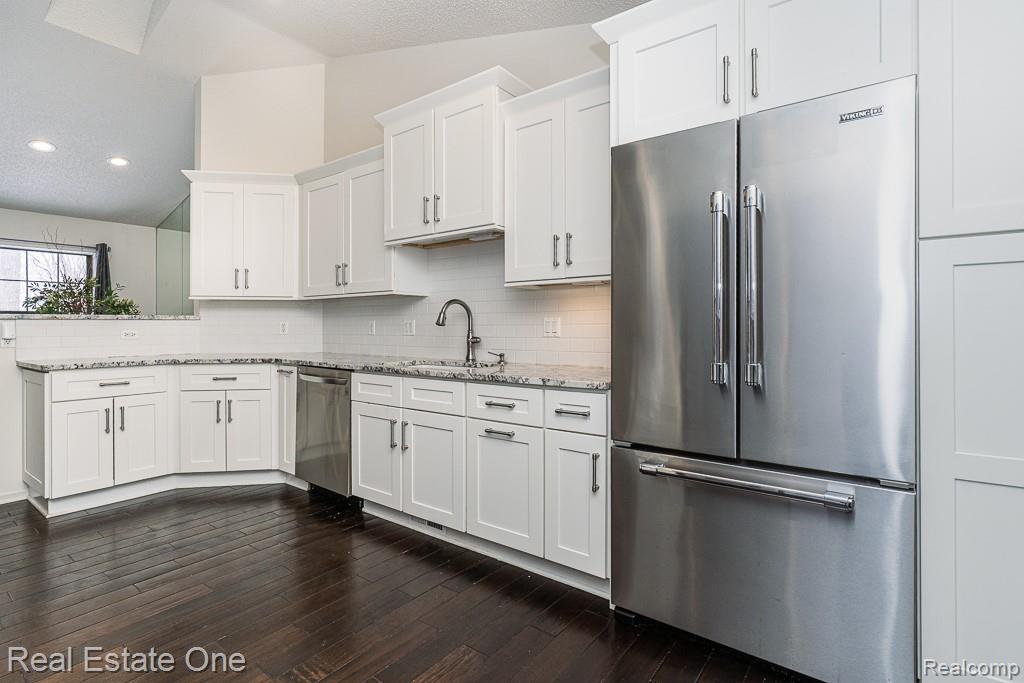 7086 Danbrooke Court, West Bloomfield, MI — Photo 15