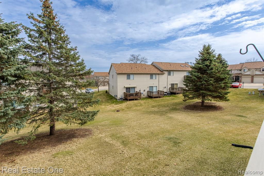1277 Edelweiss Lane, Waterford, MI 48327 — Photo 32