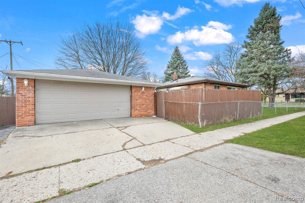 1009 BUICK Avenue, Ypsilanti, MI 48198 — Photo 3