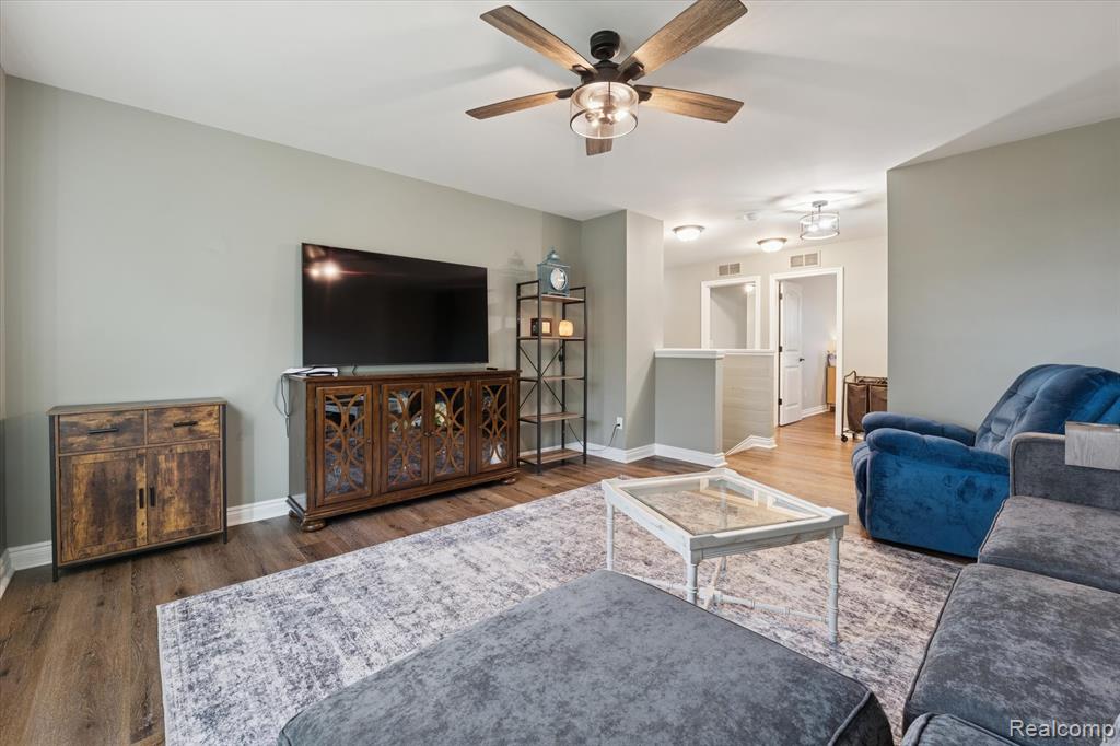 51300 Kirby Drive, New Baltimore, MI 48047 — Photo 28