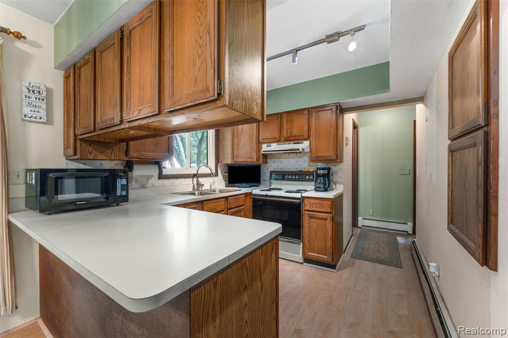 711 S Newman Road, Lake Orion, MI 48362 — Photo 8