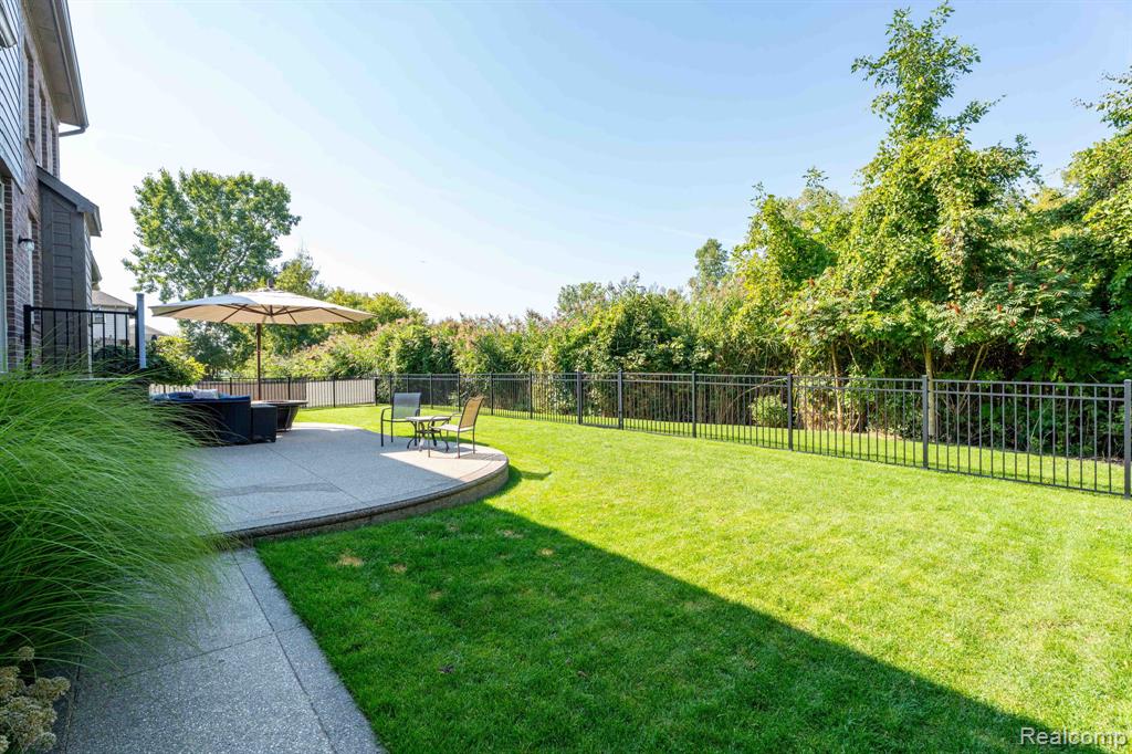 50093 Oakbrooke Drive, New Baltimore, MI 48047 — Photo 51