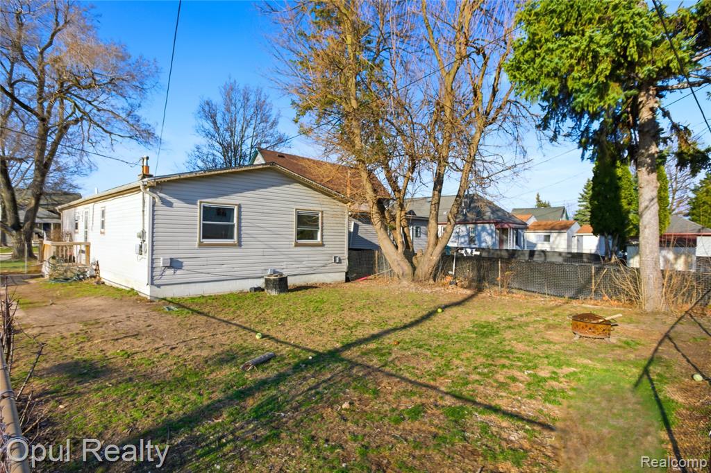 11571 Grant Street, Riverview, MI 48193 — Photo 23