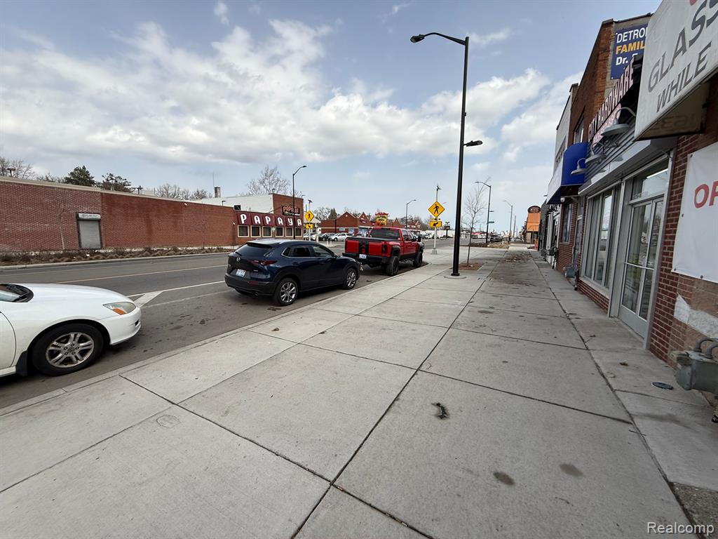 16325 W WARREN Avenue - Photo 4