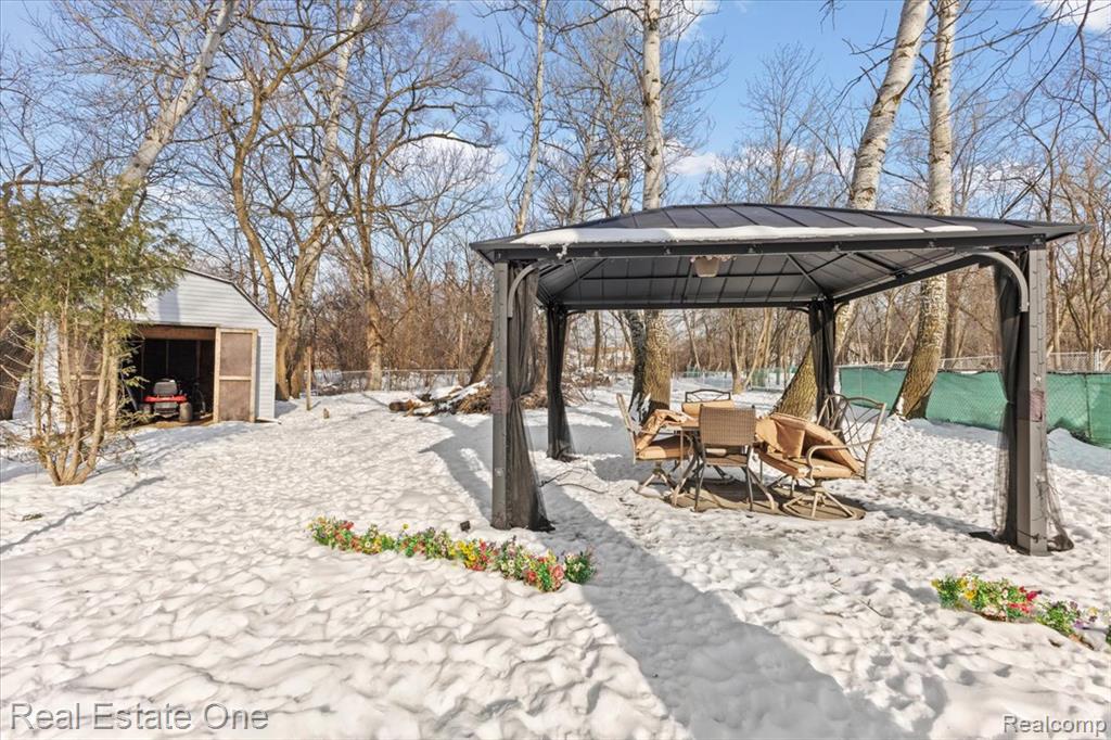 2931 Wisconsin Road, Troy, MI 48083 — Photo 41