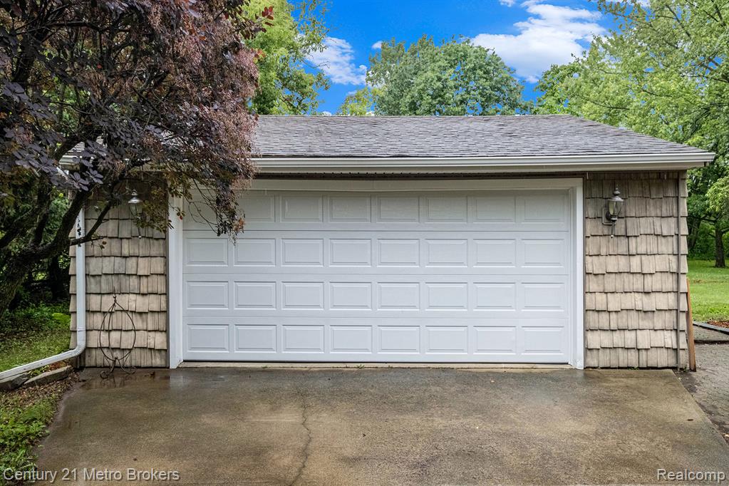 6428 W Court Street, Flint, MI 48532 — Photo 23