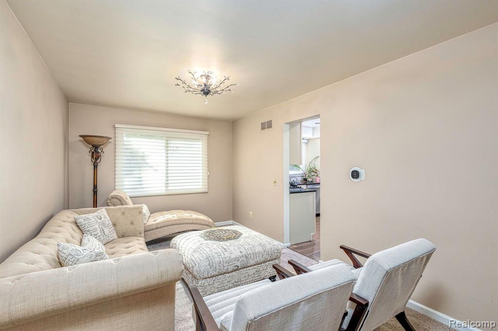 7464 WESTBURY Boulevard, West Bloomfield, MI — Photo 9