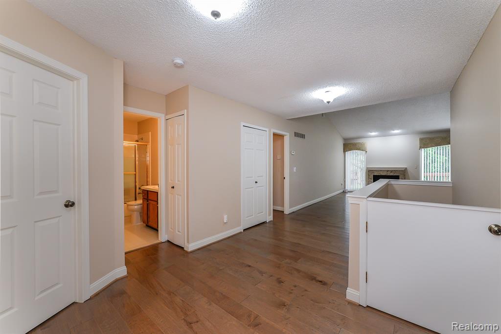 35037 Red Pine Drive, 116, Farmington Hills, MI 48335 — Photo 4