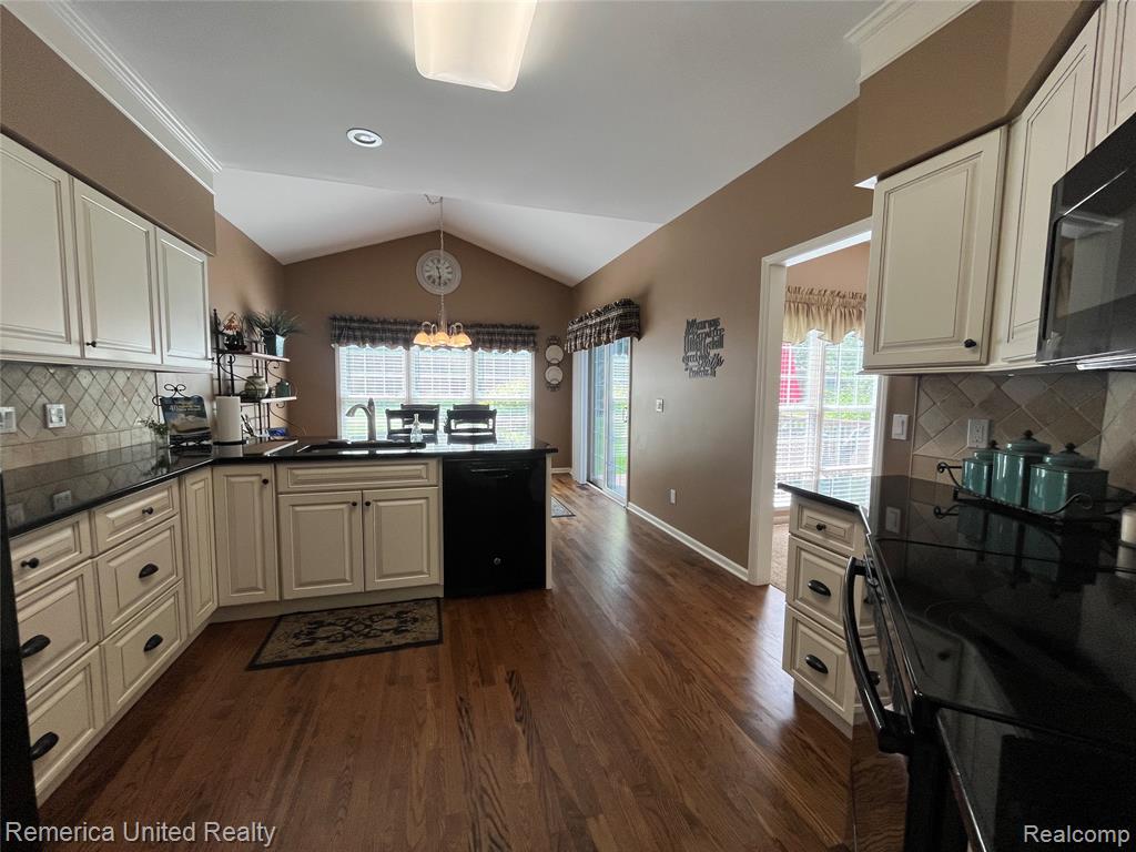 39677 MUIRFIELD Lane, Northville, MI 48168 — Photo 20