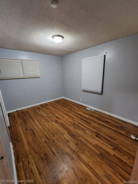 734 Cleophus Parkway, Lincoln Park, MI 48146 — Photo 17
