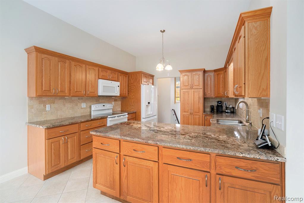 4019 Pine Ridge Court, Fenton, MI 48430 — Photo 15