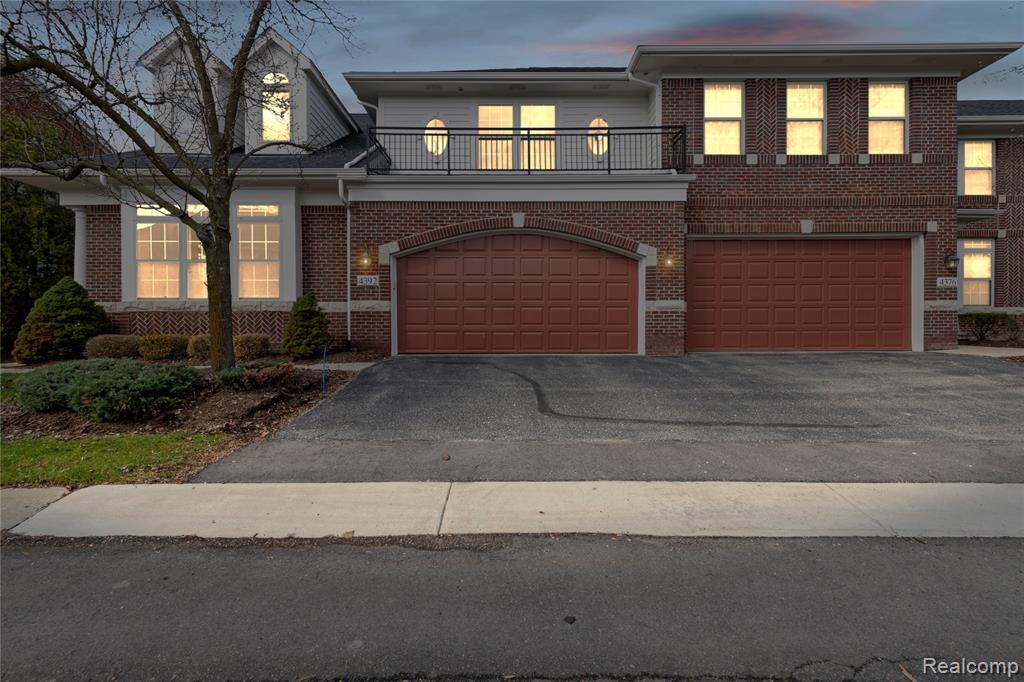 4392 Gateway Circle, West Bloomfield, MI — front exterior