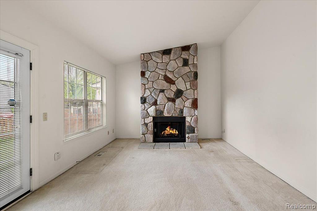 47235 SCARLET Drive S, Novi, MI — Photo 26