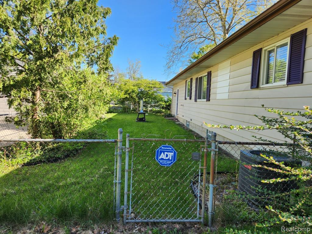 501 VIRGINIA Avenue, East Lansing, MI 48823 — Photo 3