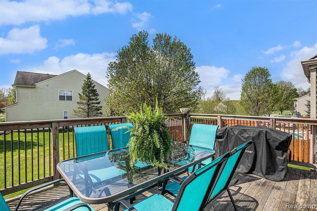 494 SWEET BRIAR Ridge, Linden, MI 48451 — Photo 17