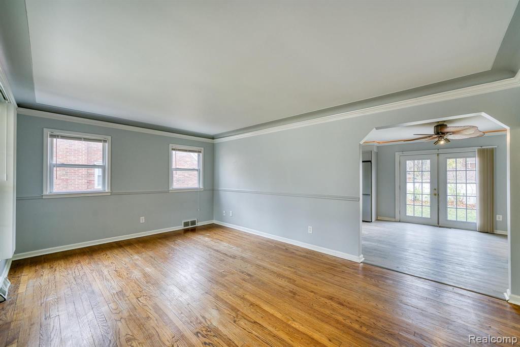 605 E EVELYN Avenue, Hazel Park, MI 48030 — Photo 15