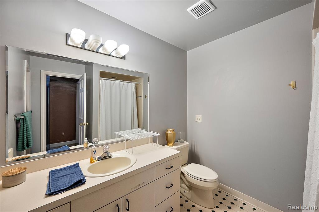 17840 Christine Boulevard N, Clinton Twp, MI 48038 — Photo 66