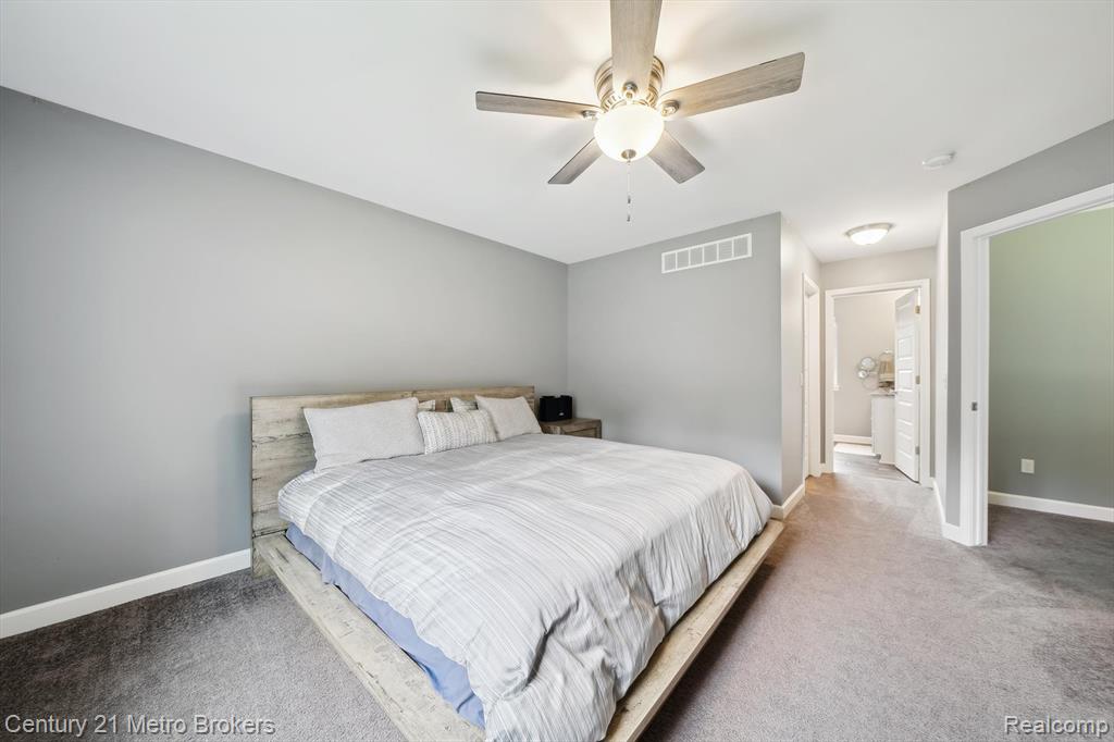 9119 Hegel Road, Goodrich Vlg, MI — Photo 35