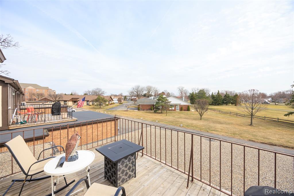 517 Country Club Drive, Saint Clair Shores, MI 48082 — Photo 21