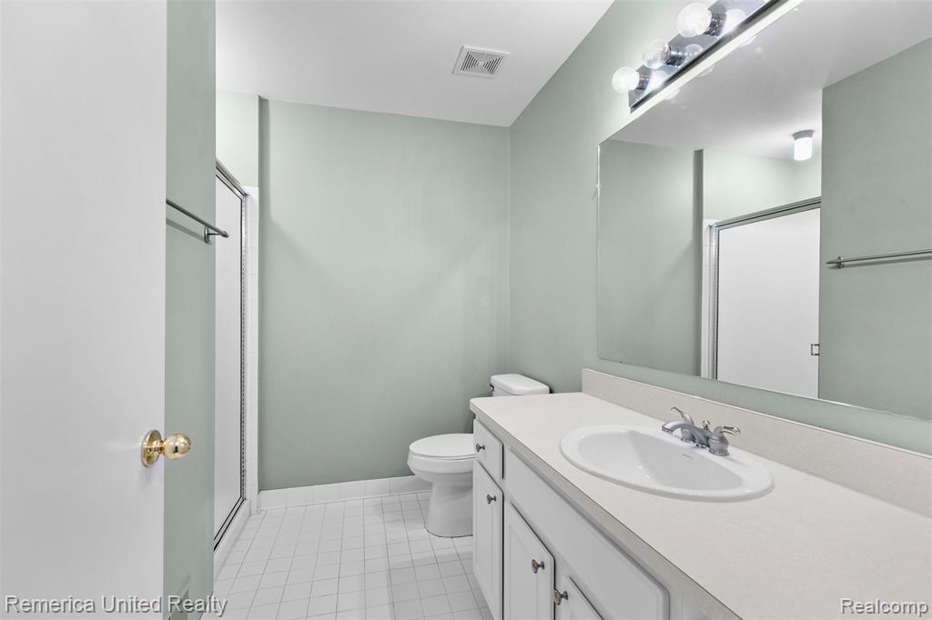 450 Berry Lake Drive, Commerce Twp, MI 48390 — Photo 21