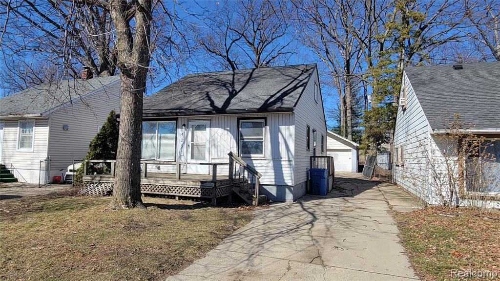 4251 Dolores Avenue, Warren, MI 48091 — front exterior