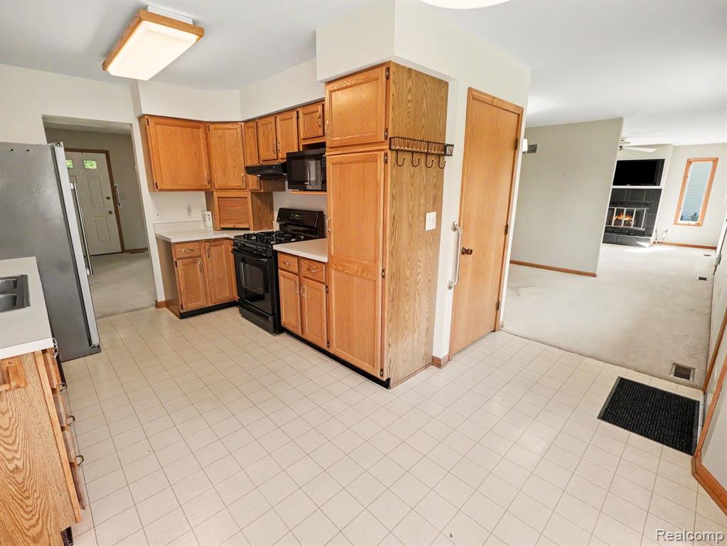 415 Bennington Court, Saline, MI 48176 — Photo 10