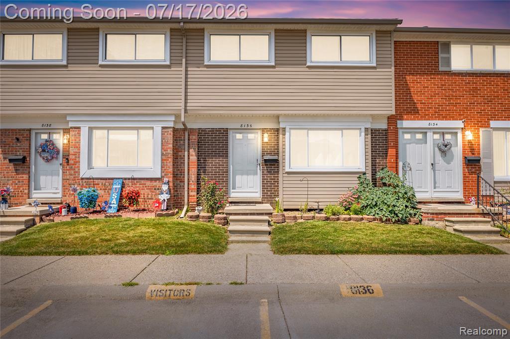 8136 Busko, Warren, MI 48093 — front exterior