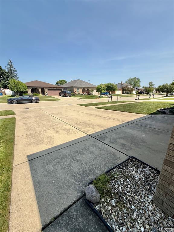 7411 N Farmington Road, Westland, MI — Photo 30