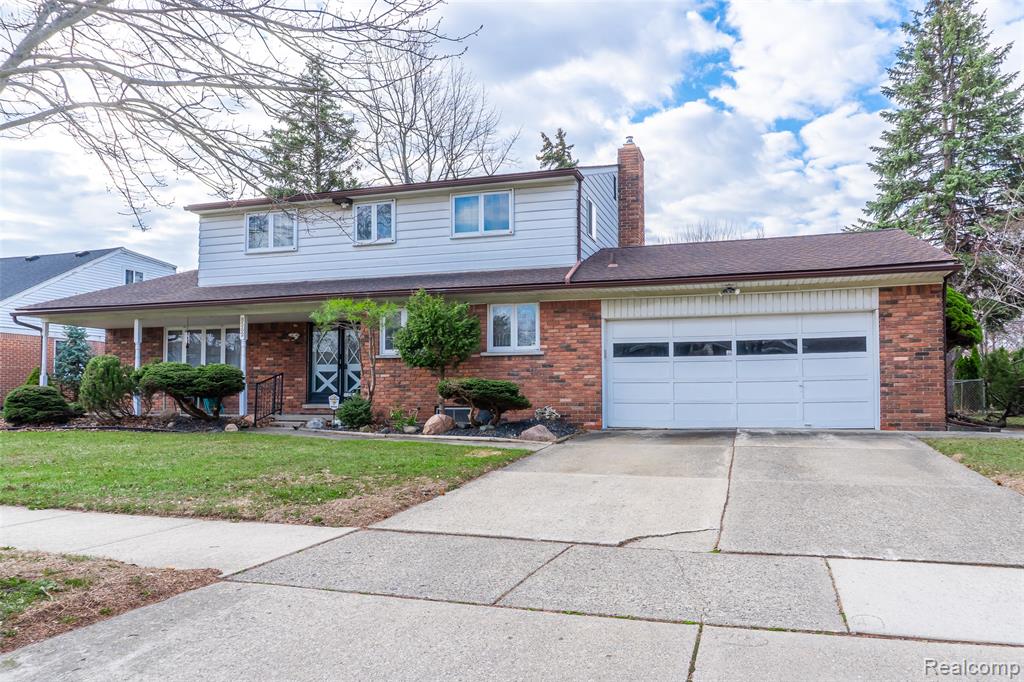 8362 Sunburst, Center Line, MI 48015 — front exterior