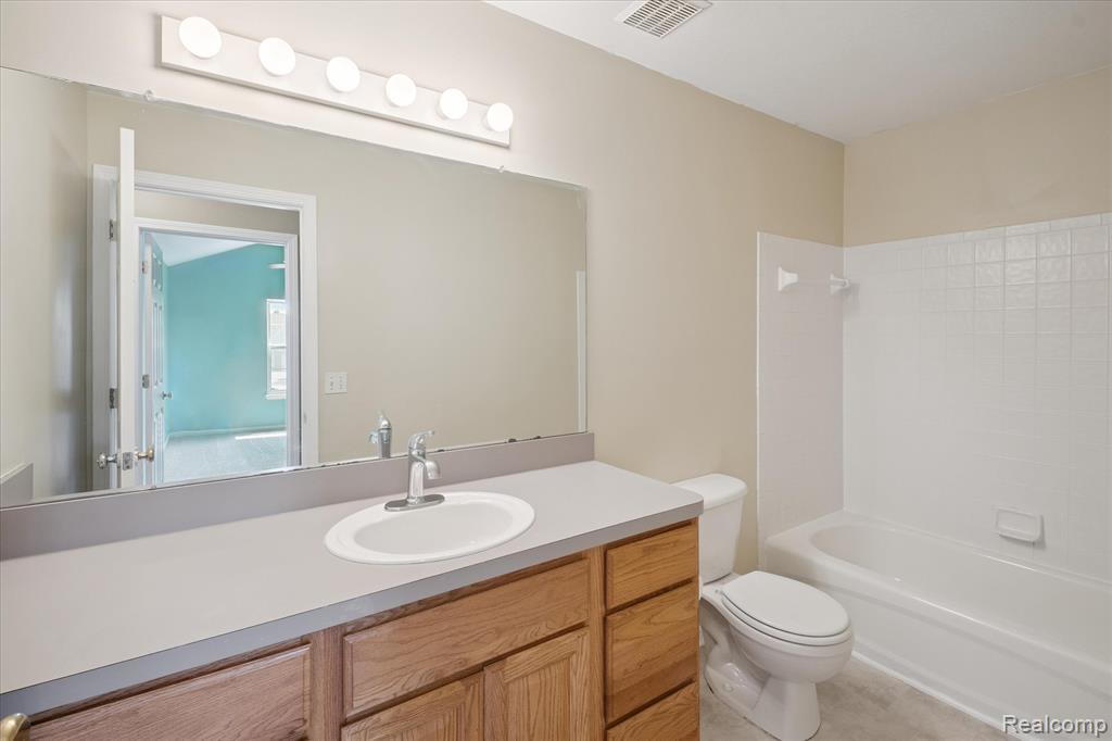 5449 Greenway Drive, Trenton, MI 48183 — Photo 25
