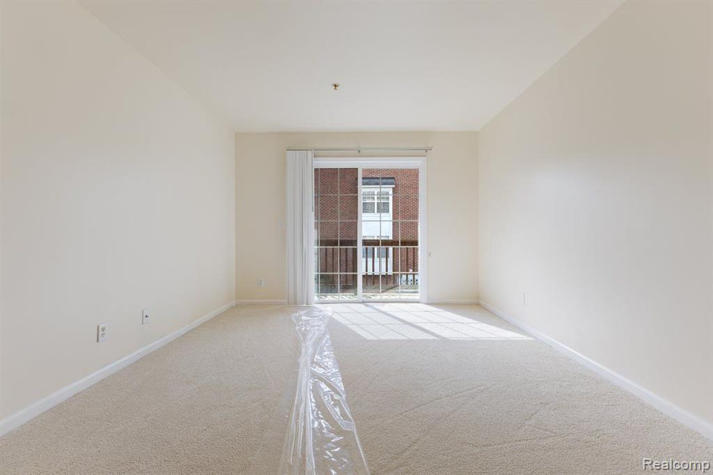 17036 FARMINGTON Road, Livonia, MI 48154 — Photo 23