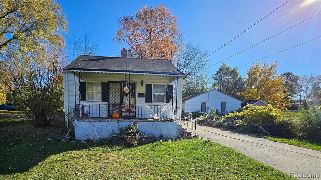 959 Tacken Street, Flint, MI 48532 — front exterior