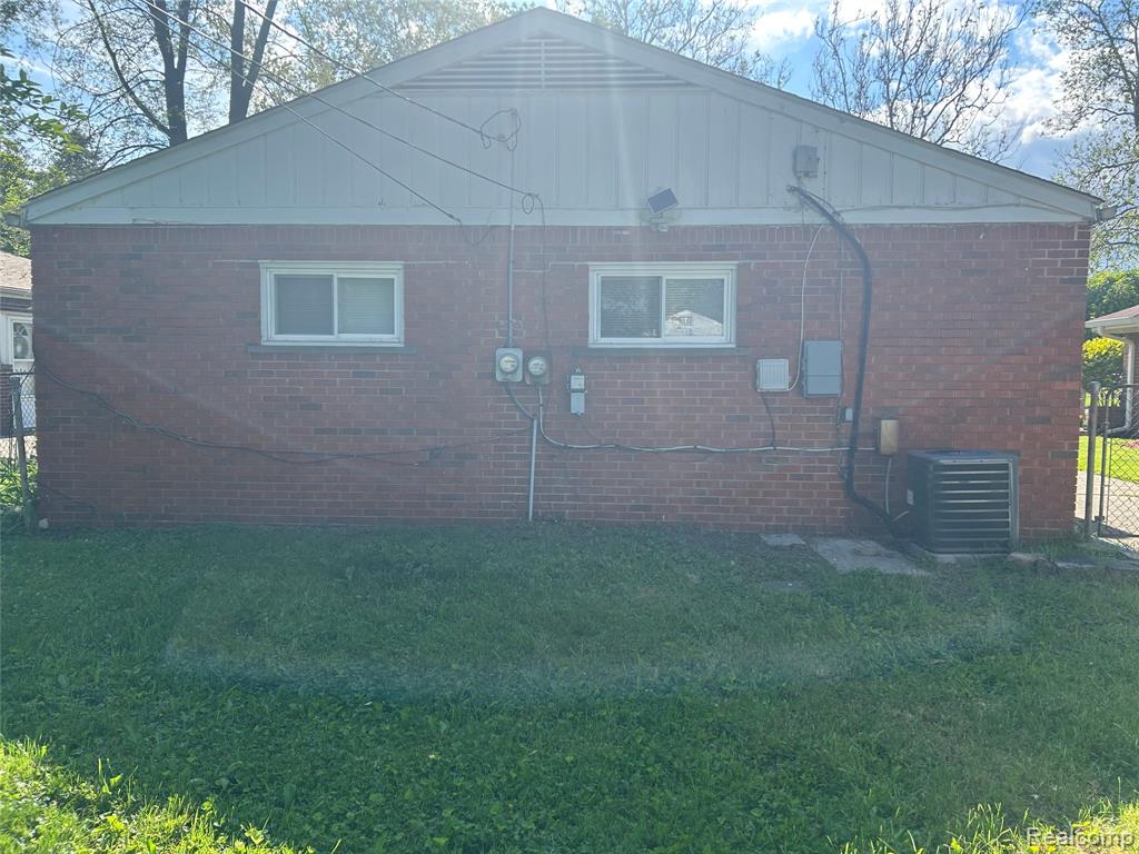 4987 Roosevelt Boulevard, Dearborn Heights, MI 48125 — Photo 25