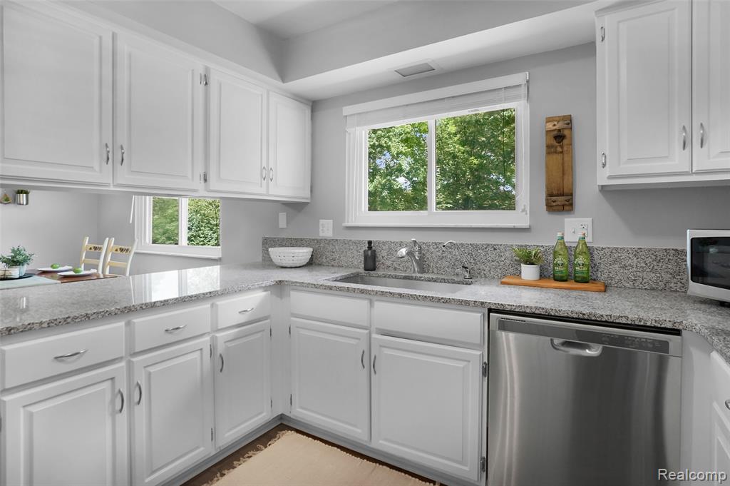 9851 Atwood Drive, South Lyon, MI 48178 — Photo 18