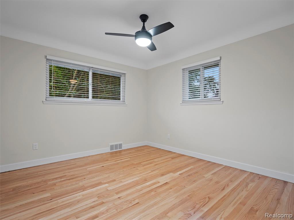 8211 Saint John Street, Utica, MI 48317 — Photo 18
