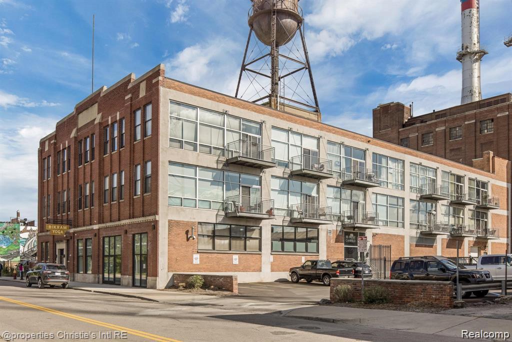 55 W CANFIELD Street