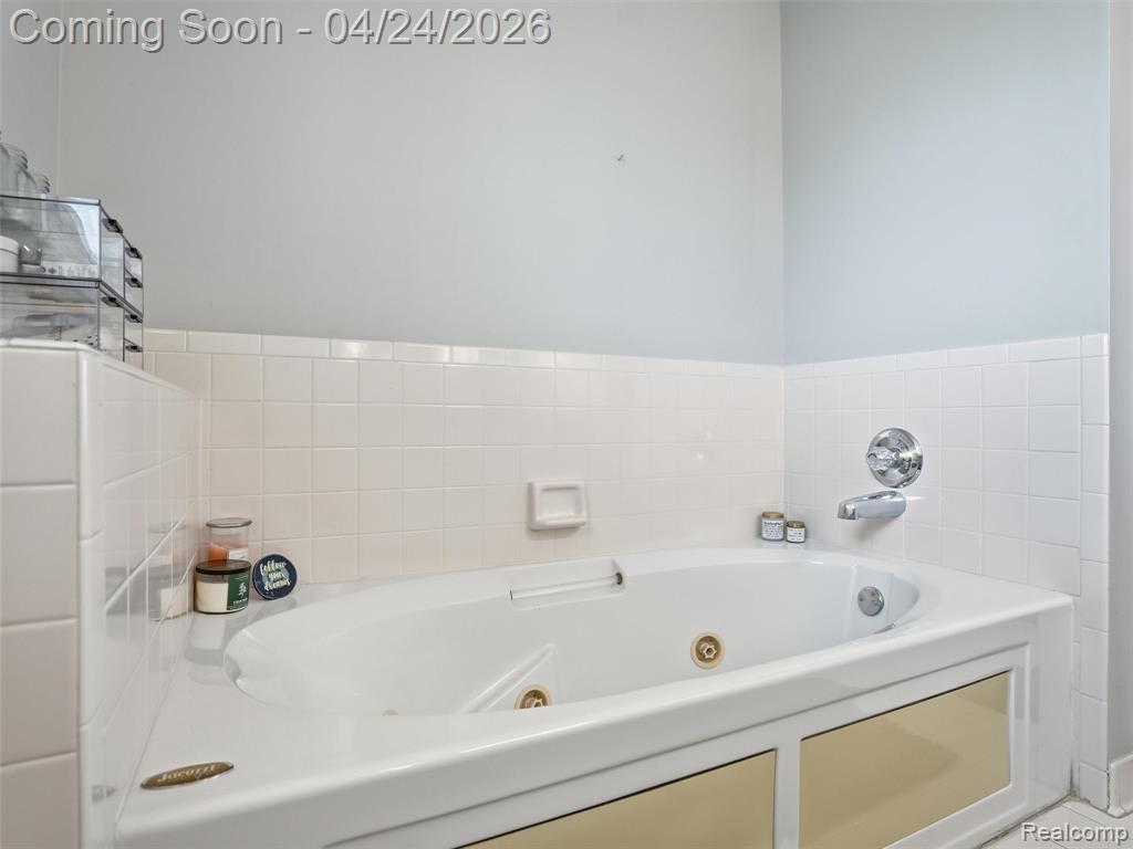 42610 Colorado Drive, Clinton Twp, MI 48036 — Photo 34