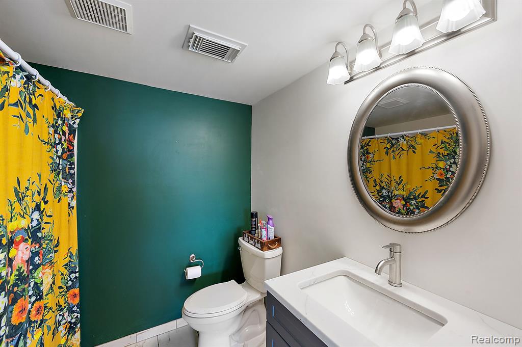 243 Pinewood Circle, Plymouth, MI 48170 — Photo 18