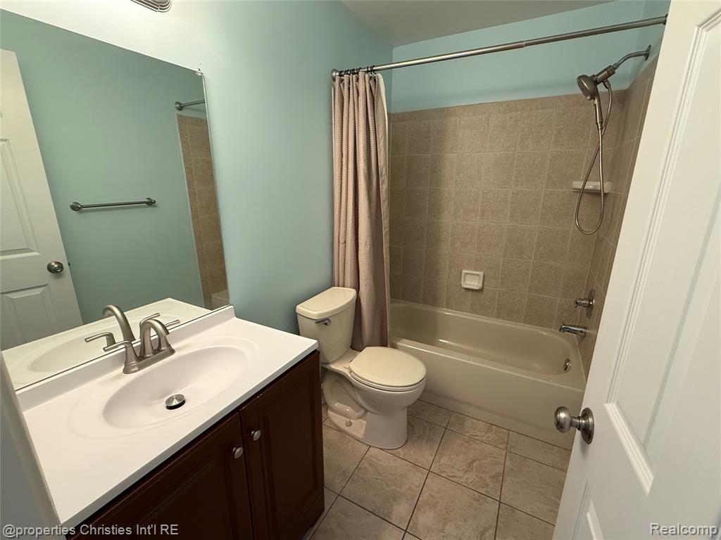8413 Heywood Circle, Sterling Heights, MI 48312 — Photo 17