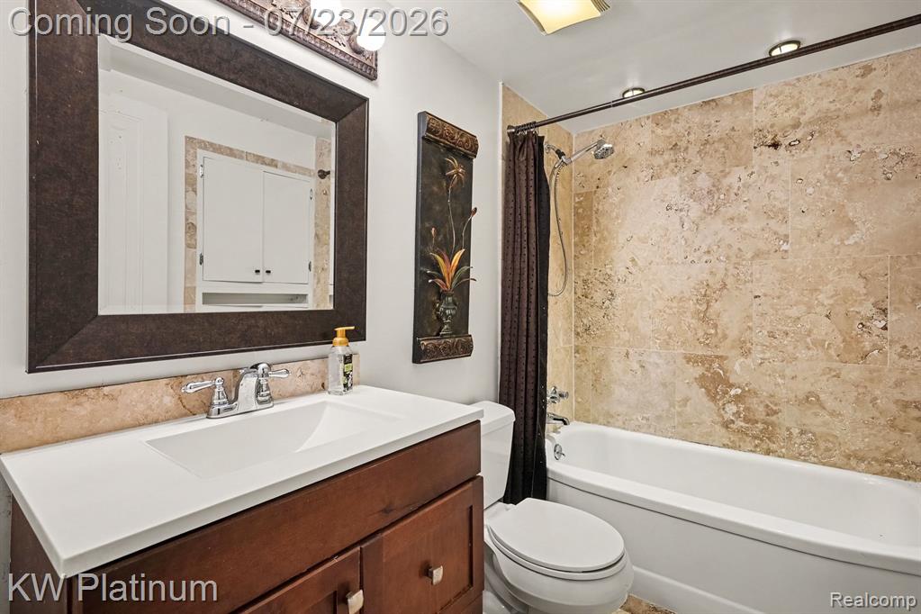 4885 Lakeshore Road, Fort Gratiot, MI 48059 — Photo 9