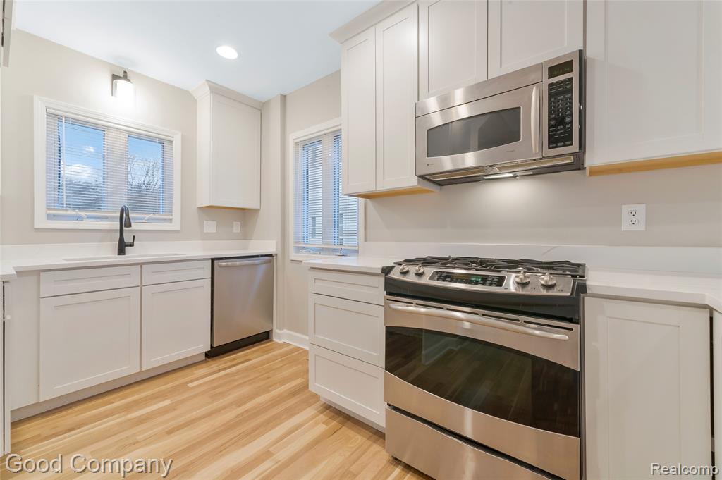 824 Florence Avenue, Royal Oak, MI 48067 — Photo 17