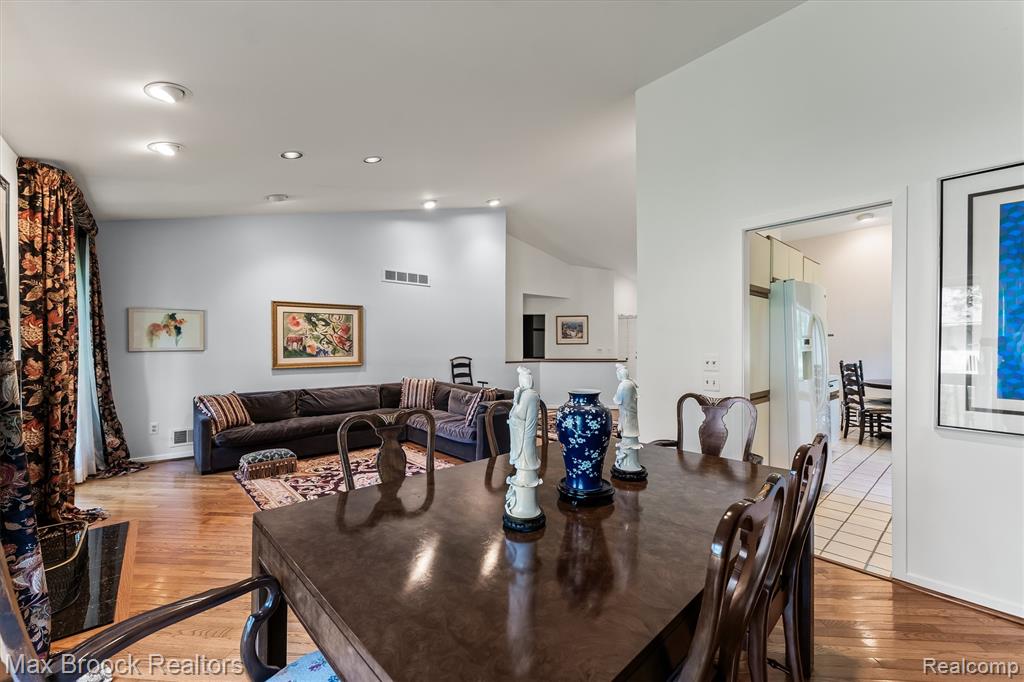4159 Foxpointe Drive, West Bloomfield, MI 48323 — Photo 13