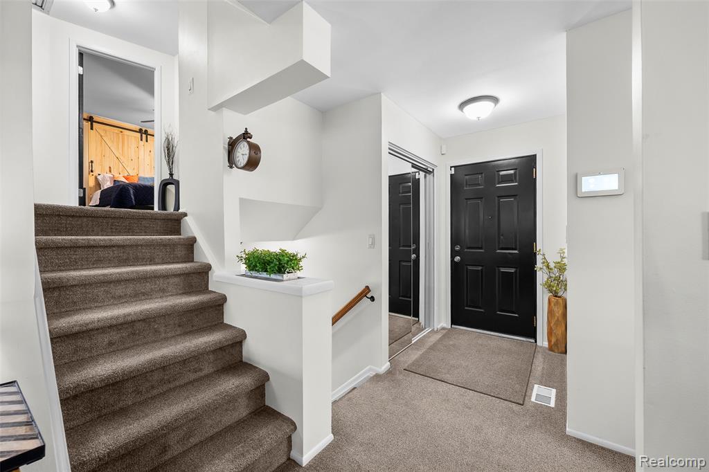 31602 Madison Avenue, Madison Heights, MI 48071 — Photo 22