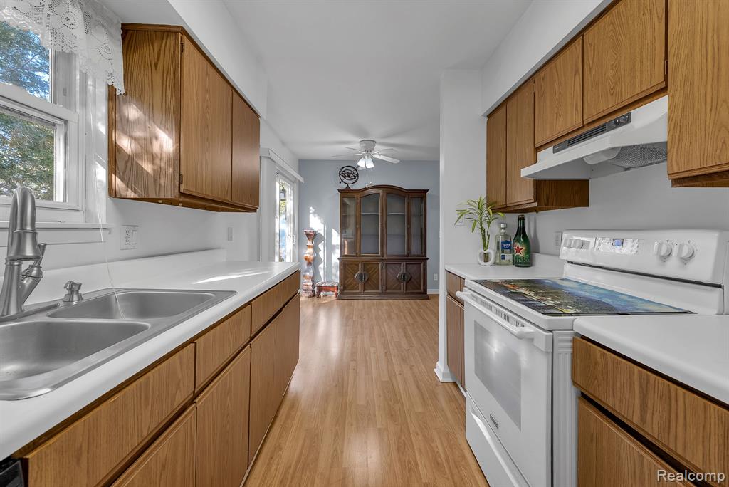578 Newport Road, Carleton, MI 48117 — Photo 17