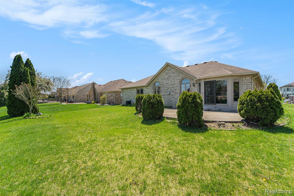 53242 Clarion Drive, Macomb, MI 48042 — Photo 26