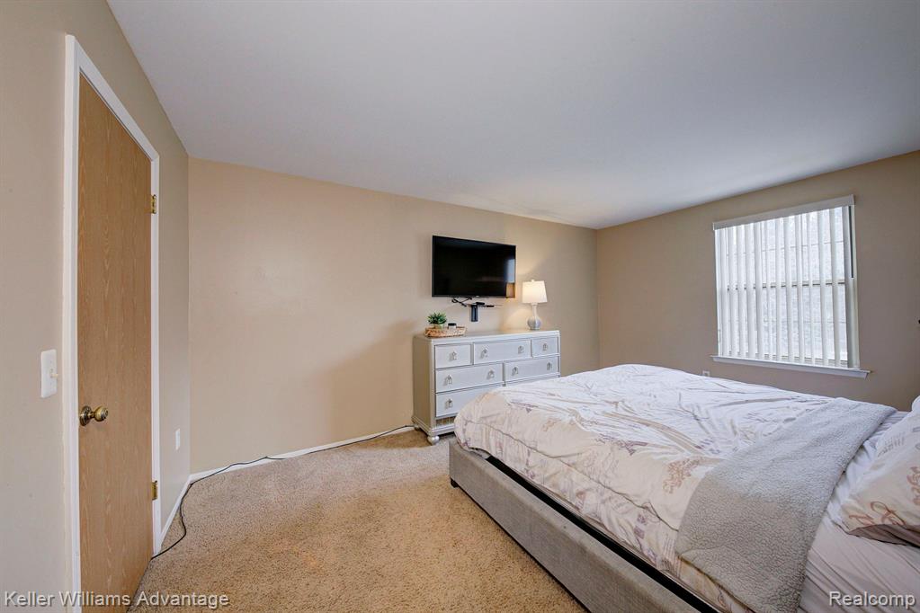 1612 WIMBLEDON Drive, Walled Lake, MI 48390 — Photo 18
