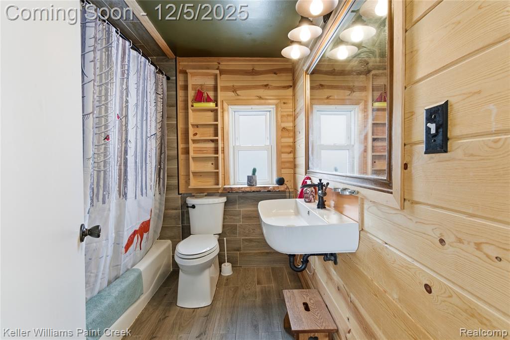 915 Dollar Bay Drive, Lake Orion, MI 48362 — Photo 12