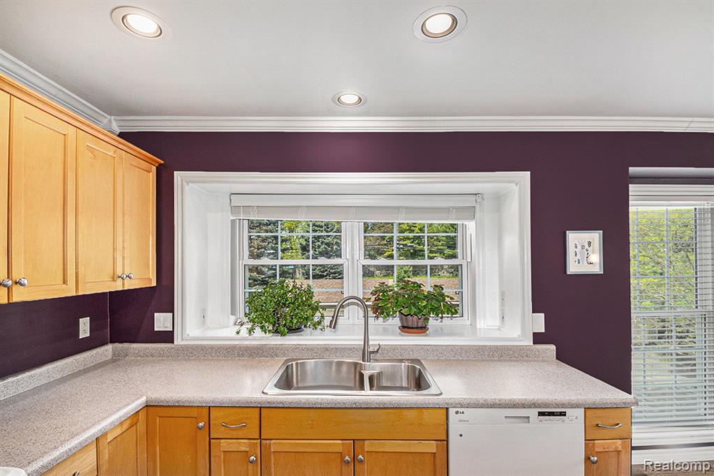 2160 Pennsylvania Avenue, Ann Arbor, MI 48103 — Photo 11