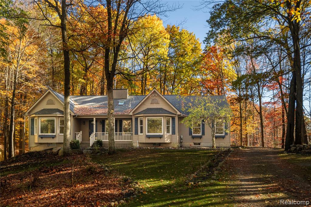 1613 Tu Van Trail, Leonard, MI 48367 — front exterior