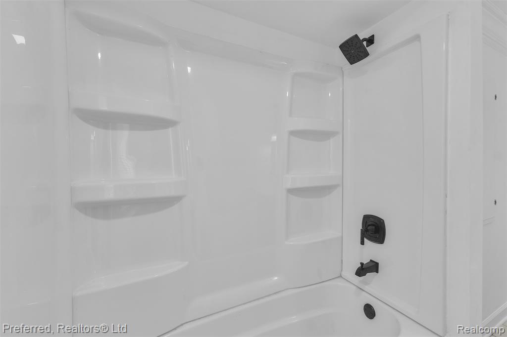 9366 Wild Oaks Circle, South Lyon, MI 48178 — Photo 21